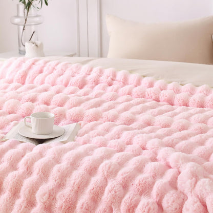 Heerlijk zachte, stijlvolle plaid die warmte, gezelligheid en elegantie samenbrengt.