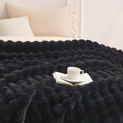 Heerlijk zachte, stijlvolle plaid die warmte, gezelligheid en elegantie samenbrengt.