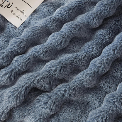 Heerlijk zachte, stijlvolle plaid die warmte, gezelligheid en elegantie samenbrengt.